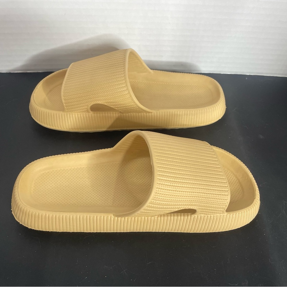 Soft Sole Eva slides Wear-resistant, Anti-Slip, Waterproof Non-Slip Pool Gym Tan